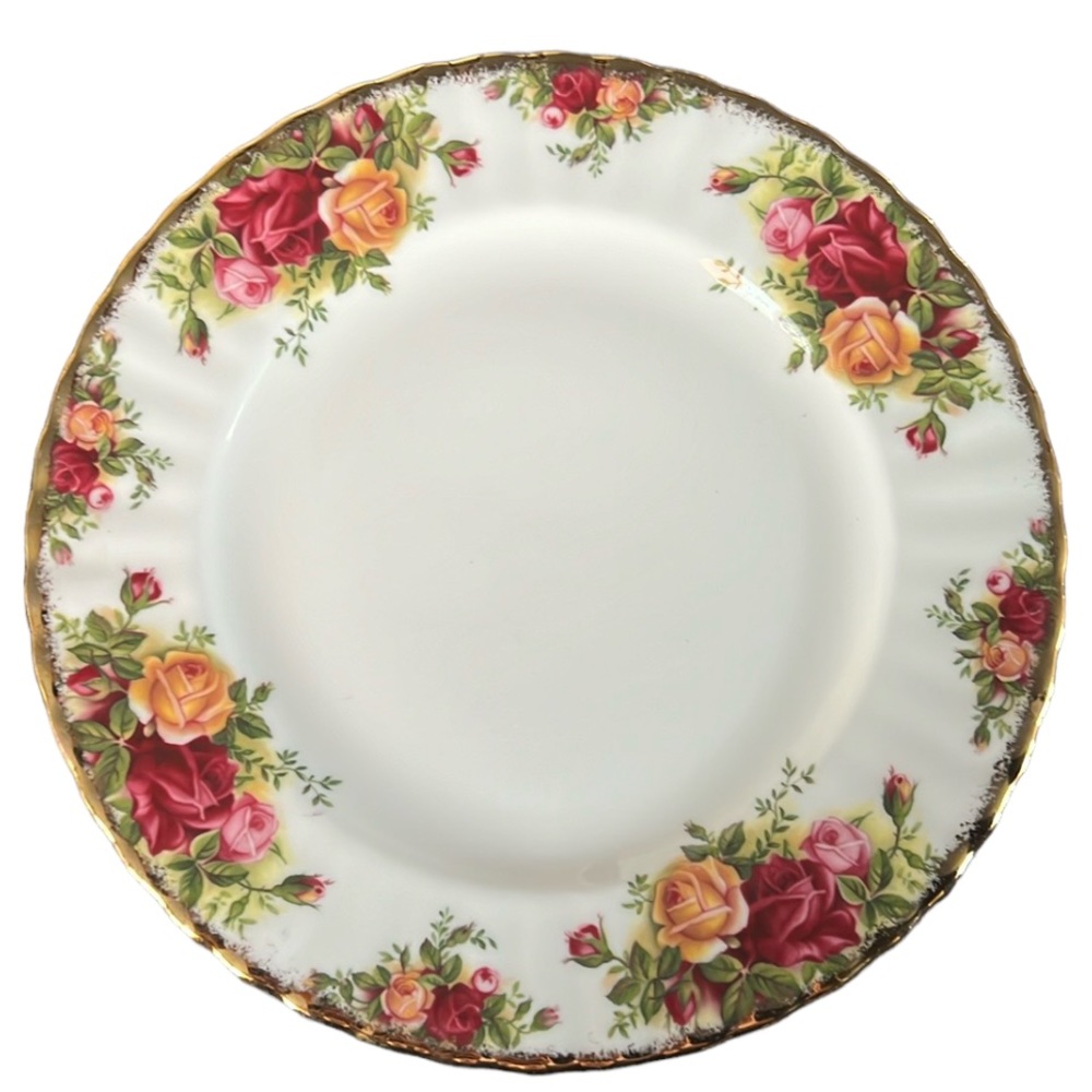 SALAD PLATE OLD COUNTRY ROSES ROYAL ALBERT BONE CHINA ENGLAND 1962 VINTAGE